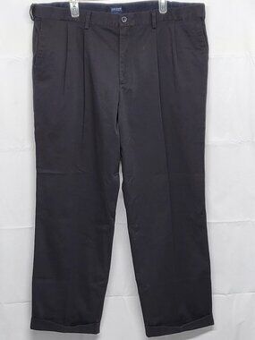 Dockers Relaxed Fit Chinos Mens 42 X 32 Comfort Waist Pleated Front Cuffed Black